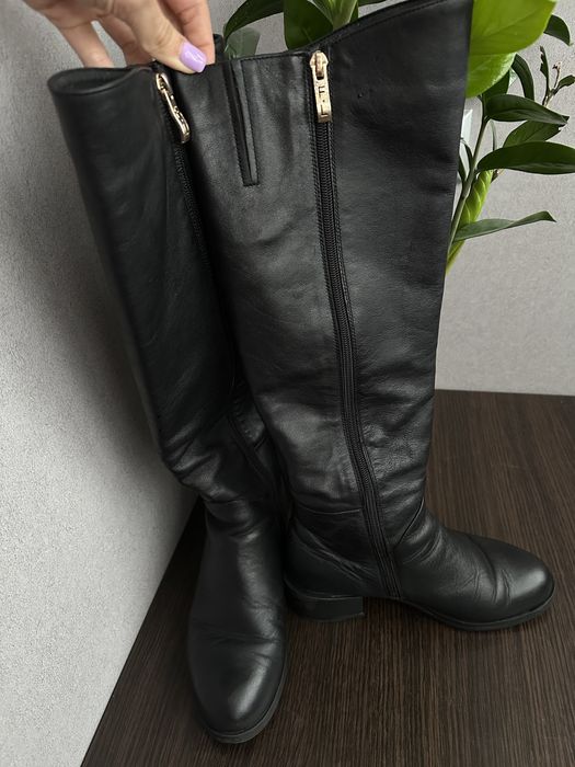 Продам жіночі високі чоботи натуральна шкіра