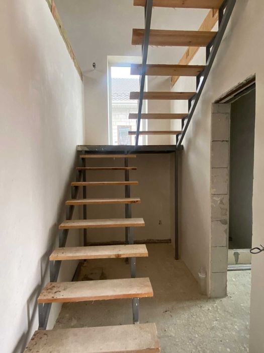 Ваш ідеальний дім біля озера: двоповерховий будинок 122 м² на 6 сотках