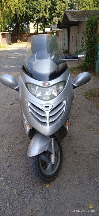 Продам скутер Кумсо гранд дінк 250 куб,водяне охолодження