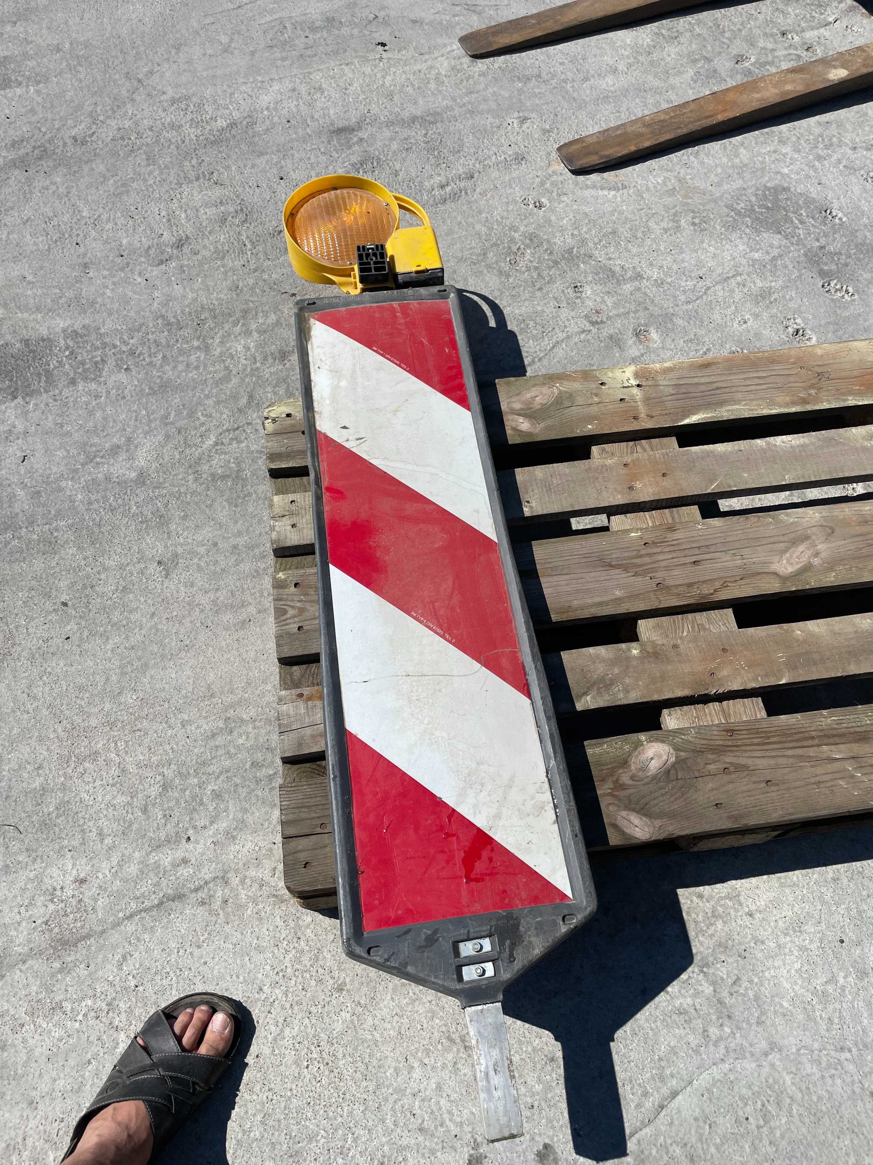 Płoty budowlane,stopy i znaki budowlane
