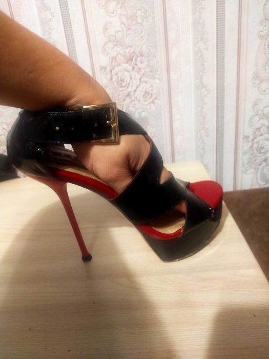 Босоножки 37размер