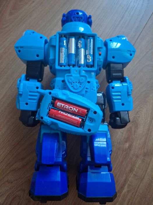 Робот стреляет танцует ходит звук свет