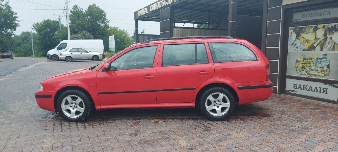 Skoda Octavia Tour 1.6 mpi