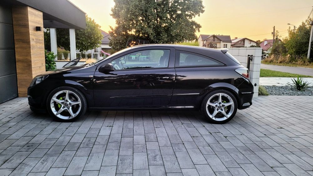 Samochód Opel Astra H GTC 1.8 125KM