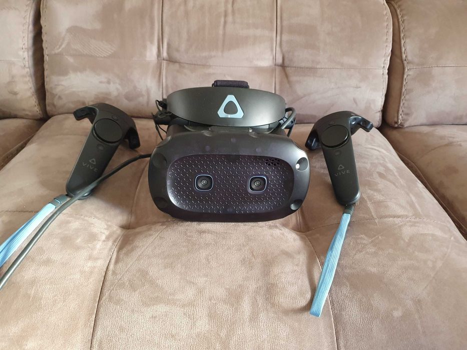 Vendo óculos de realidade virtual HTC Cosmos Elite em bom estado