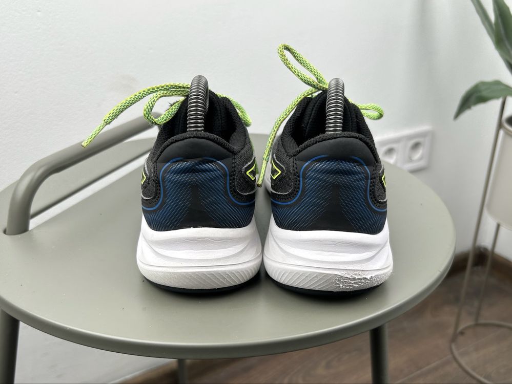 Оригінал! Кросівки Asics Gel Excite 9 39 розмір 02946