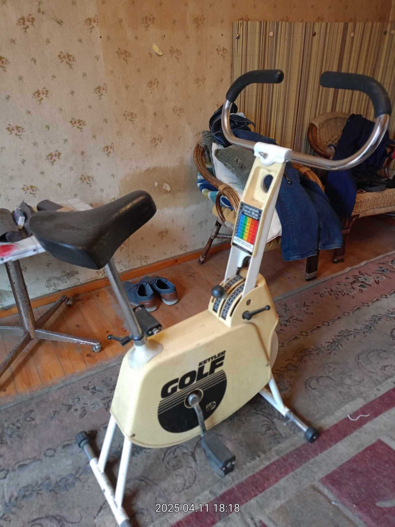 stary rower stacjonarny