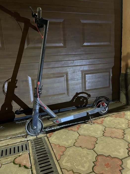 Продау електро самокат KUGOO M365 PRO