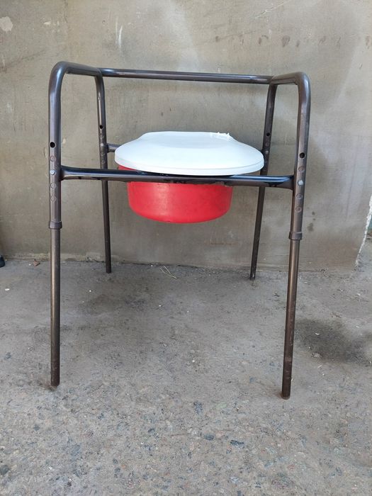 Стілець-туалет у гарному стані