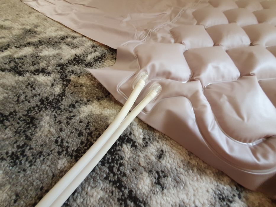 Протипролежневий матрас з компресором