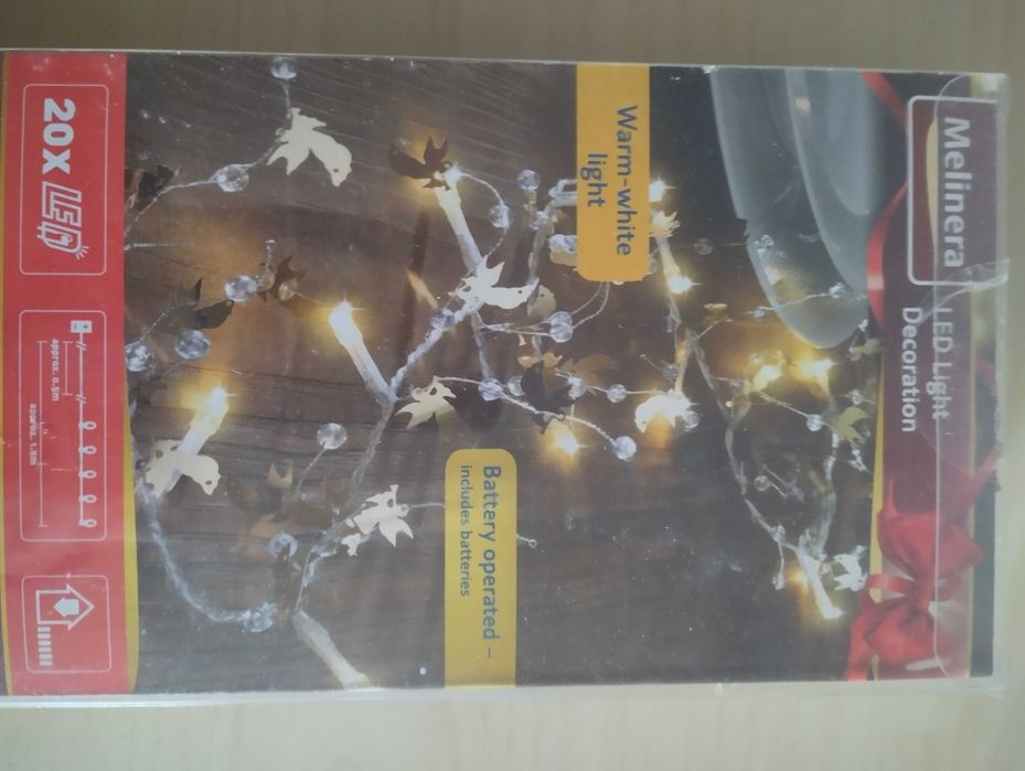 Melinera dekoracyjne lampki LED z złotymi ozdobami w kształcie aniołów