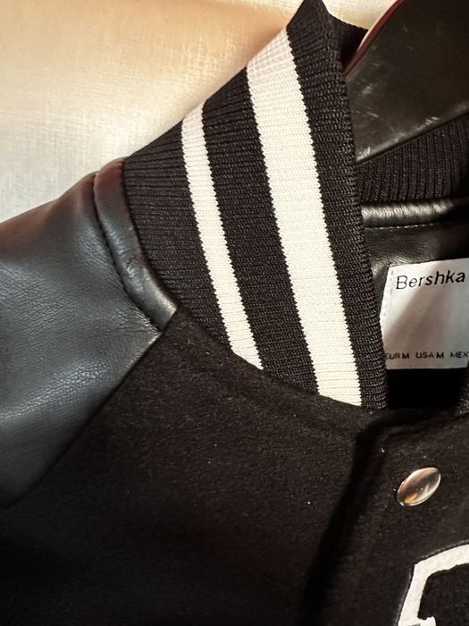 Куртка жіноча ,бомбер Bershka M