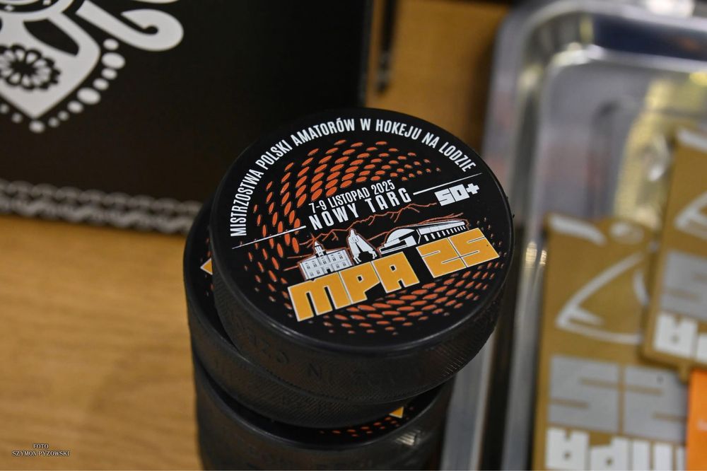 Pamiątkowe krążki hokejowe dla kolekcjonerów