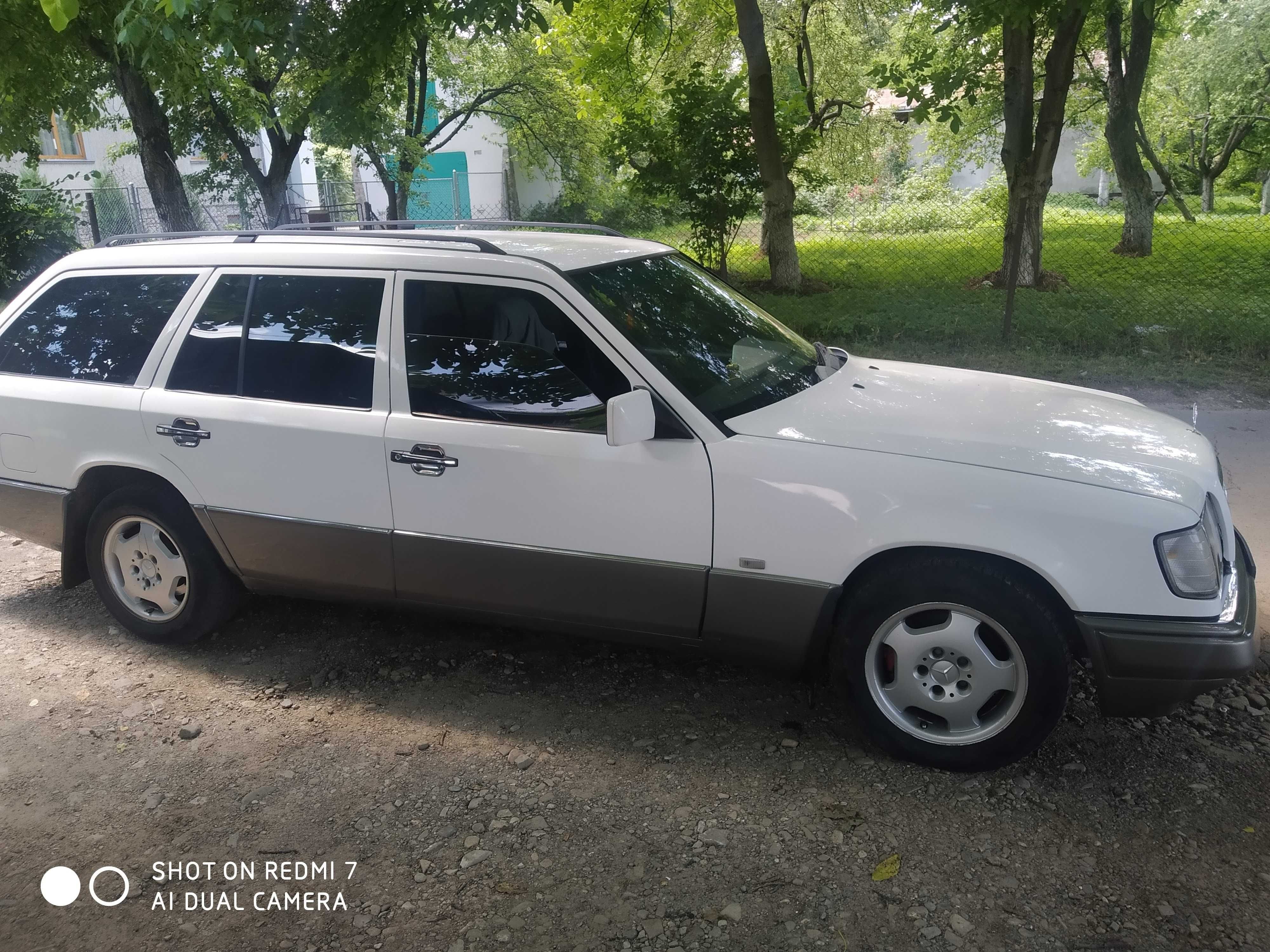 Продам терміново Mercedes-Benz E 200 1995