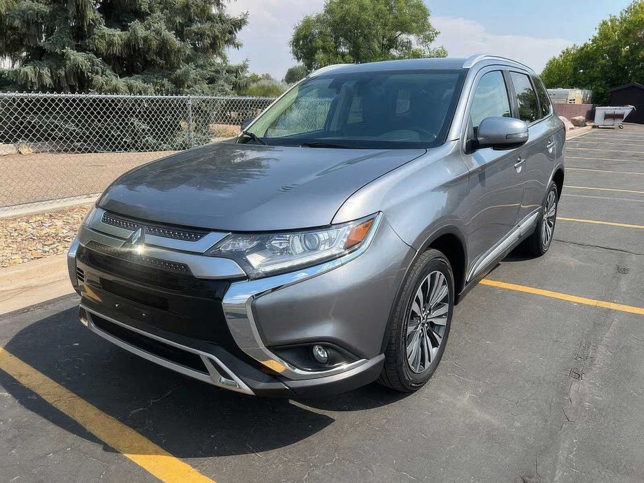 Mitsubishi Outlander SE S-AWC      2020
