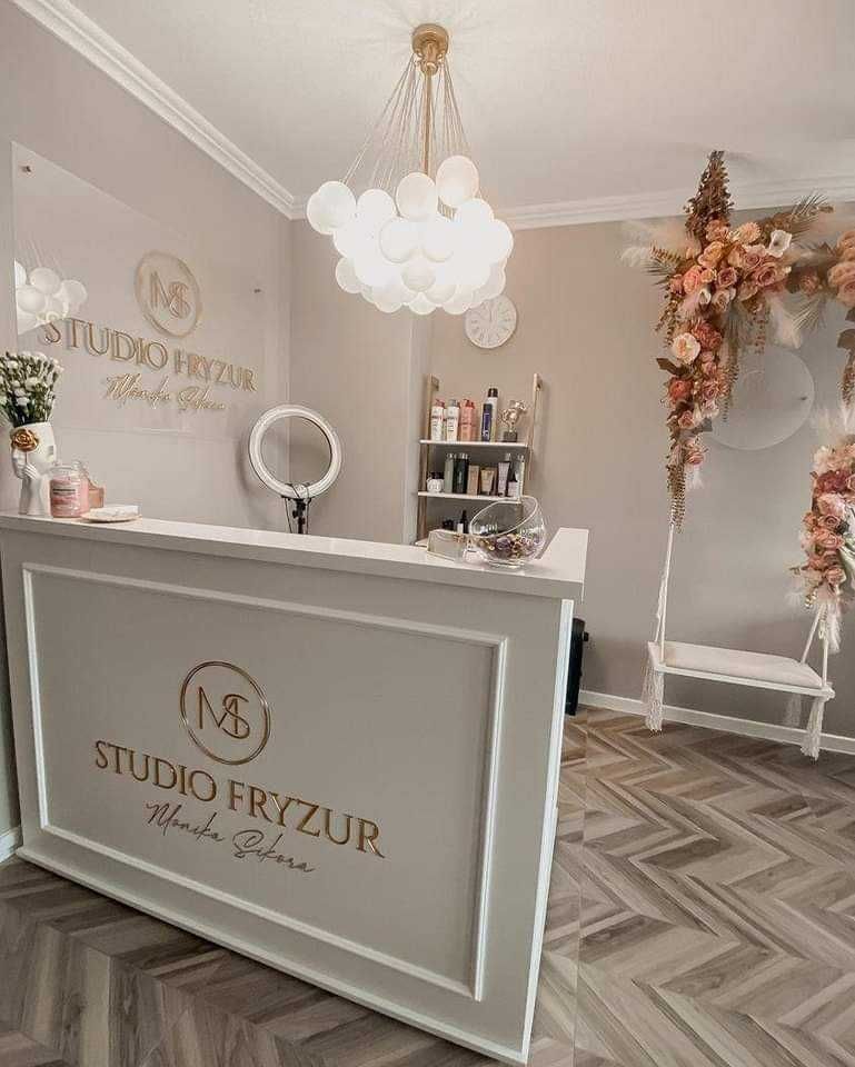 Lada recepcja butik kwiaciarnia  barber  kosmetyczna