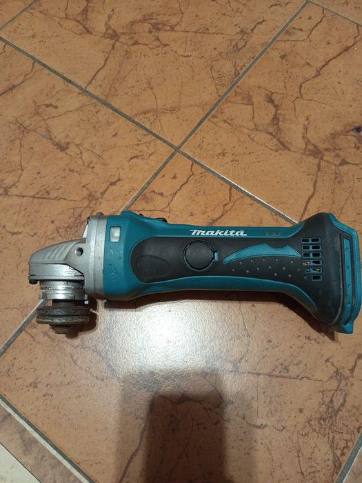 Szlifierka akumulatorowa Makita DGA452