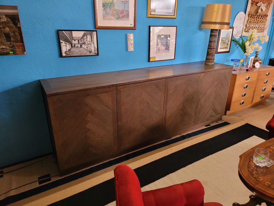 Excelente aparador de marca area - Muito bom estado geral