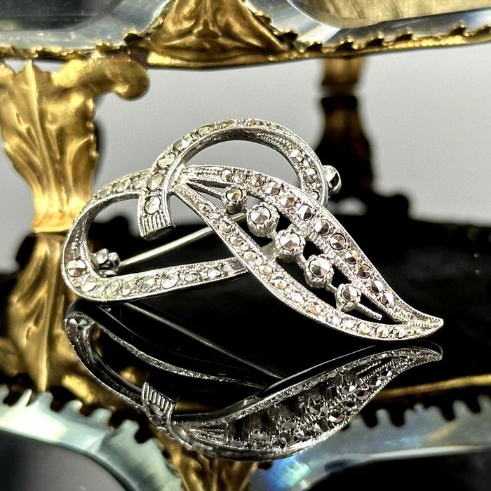 Srebro - srebrna broszka z Markazytami Art Deco - próba srebra 800