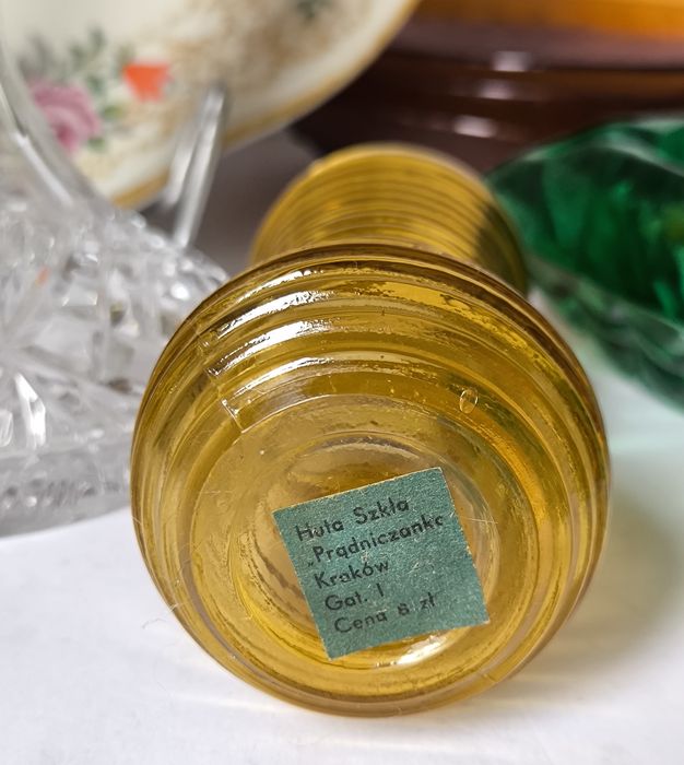 Wazon Pradniczanka pierścienie piękne stare kolorowe szkło