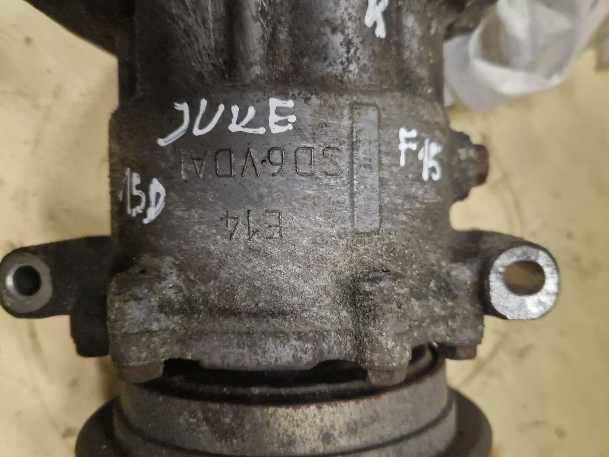 Sprężarka klimatyzacji nissan juke f15 1.5d