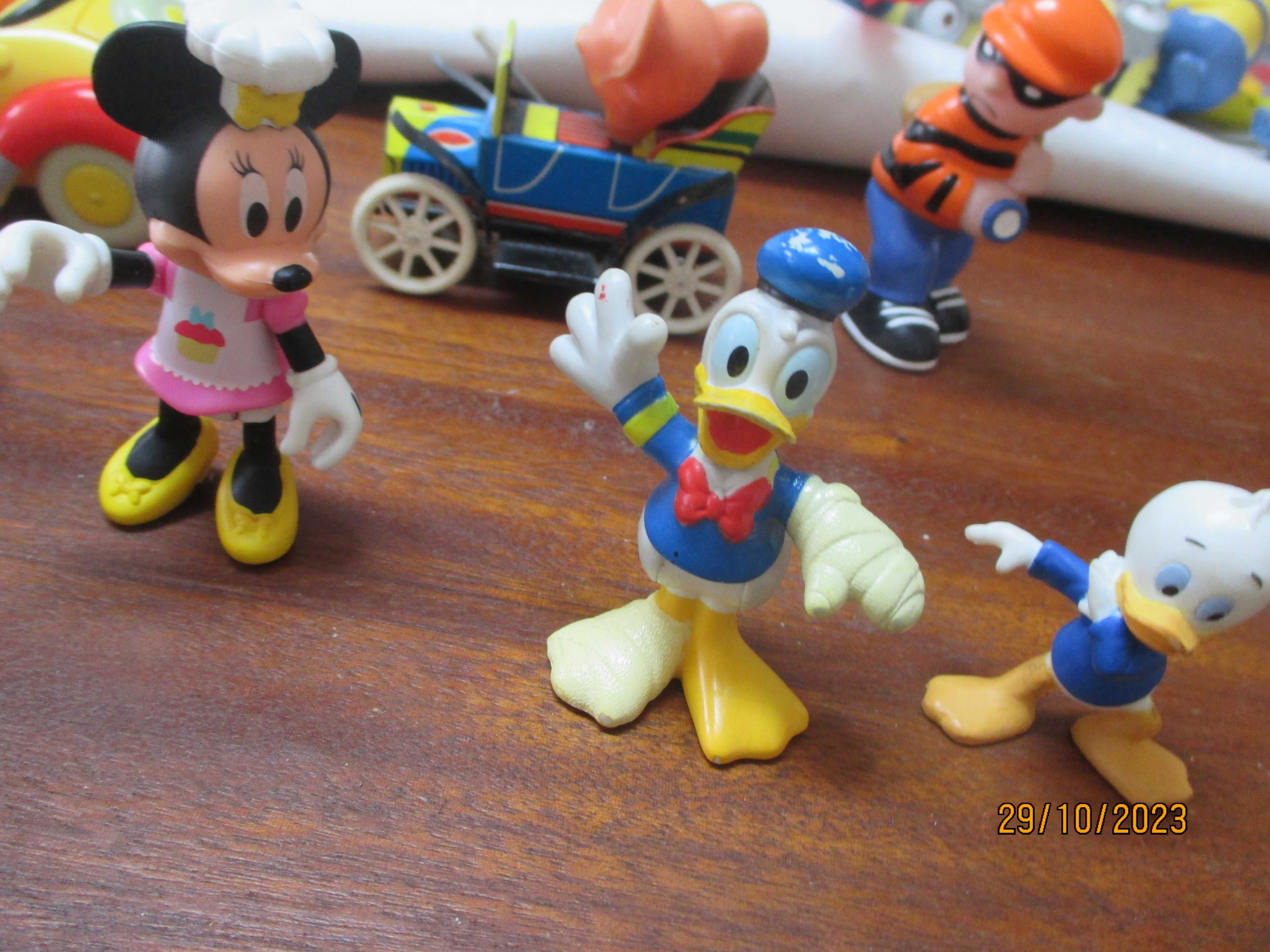 Donald, Minnie, Tartarugas ninja e outros em bonecos pvc