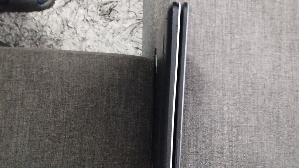 Sprzedam Asus VivoBook R702UA