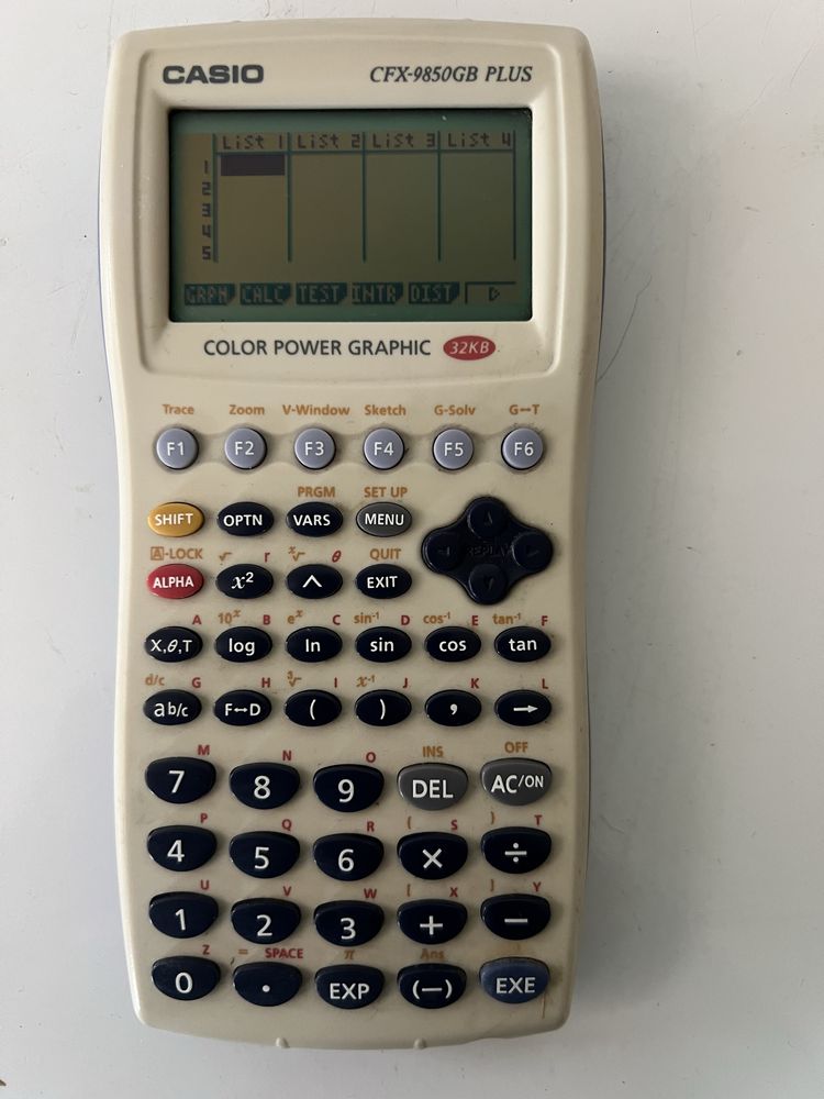 Calculadora Casio CFX-9850GB Plus