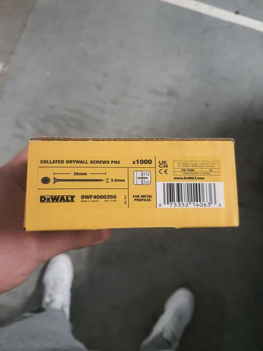 Wkrety na tasmie dewalt