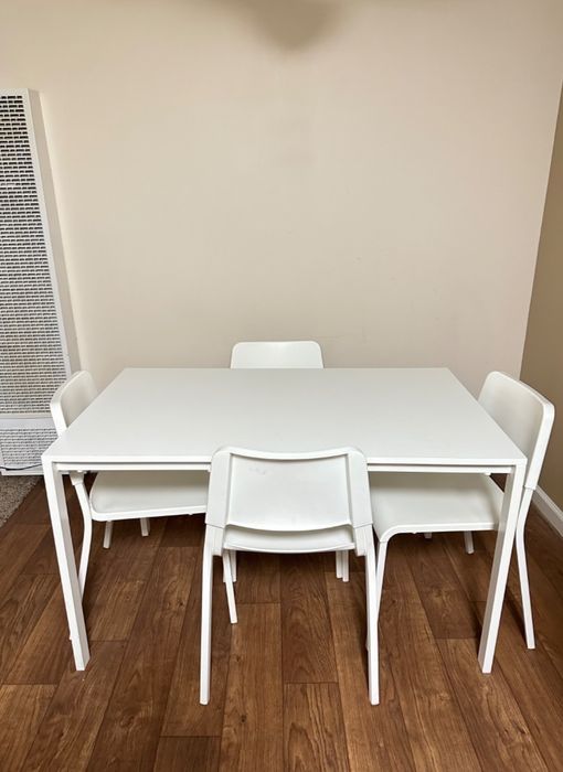 Mesa + cadeiras ikea