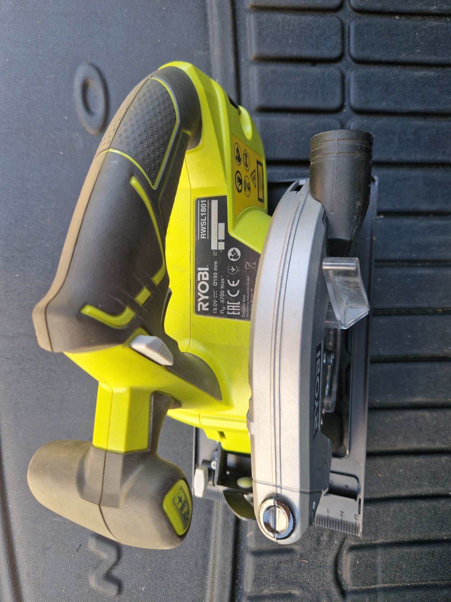 Pilarka Ryobi RWSL1802 18V