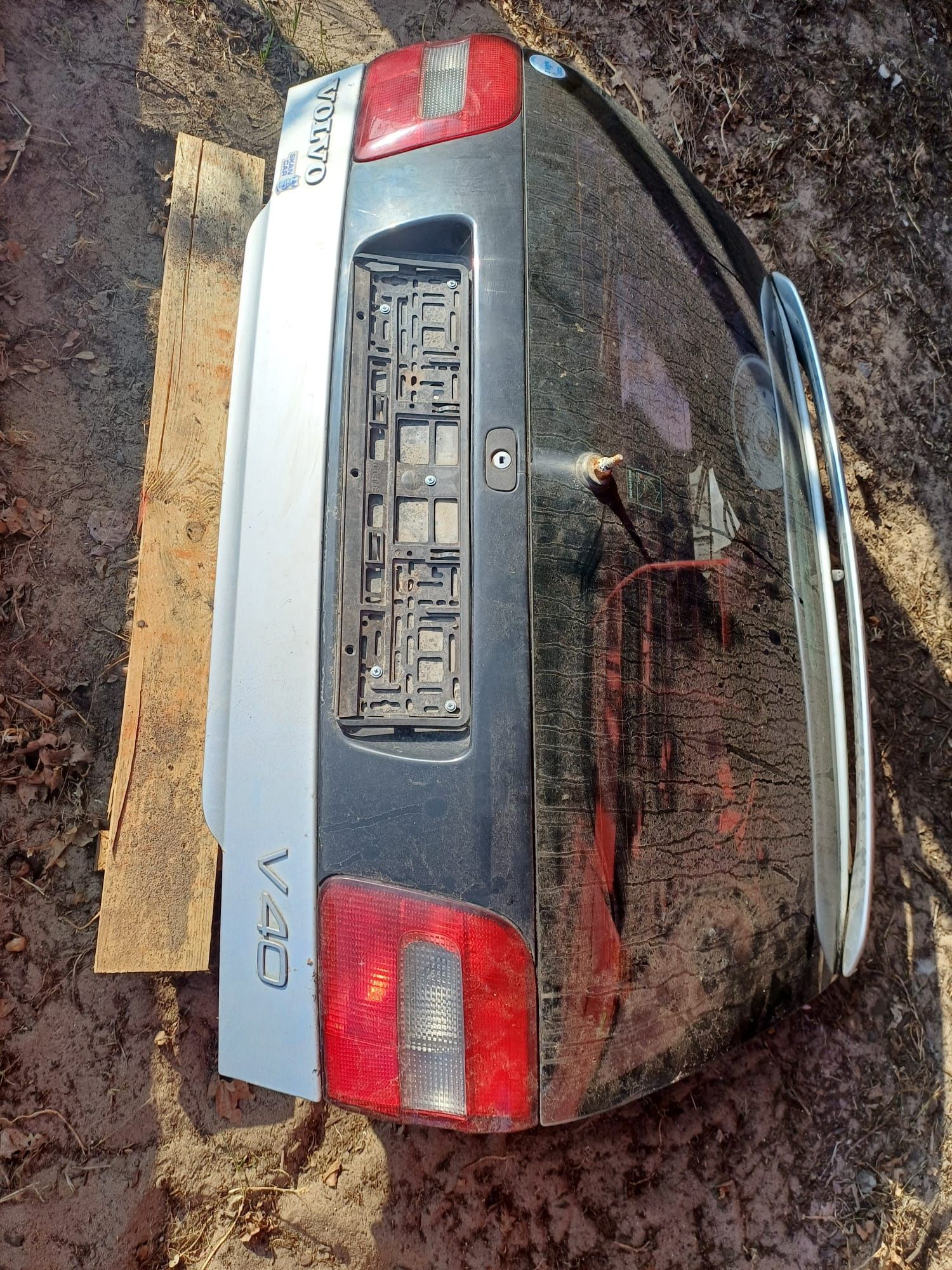 KLAPA BAGAZNIKA VOLVO V40 kod lakieru  329-52