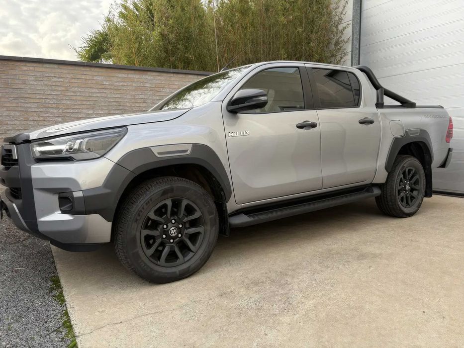 Toyota Hilux      2021
