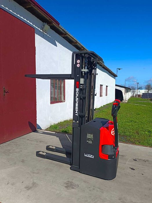 Штабелер електричний 774 EP ES16 1,6т 4,50 м Lion АКБ