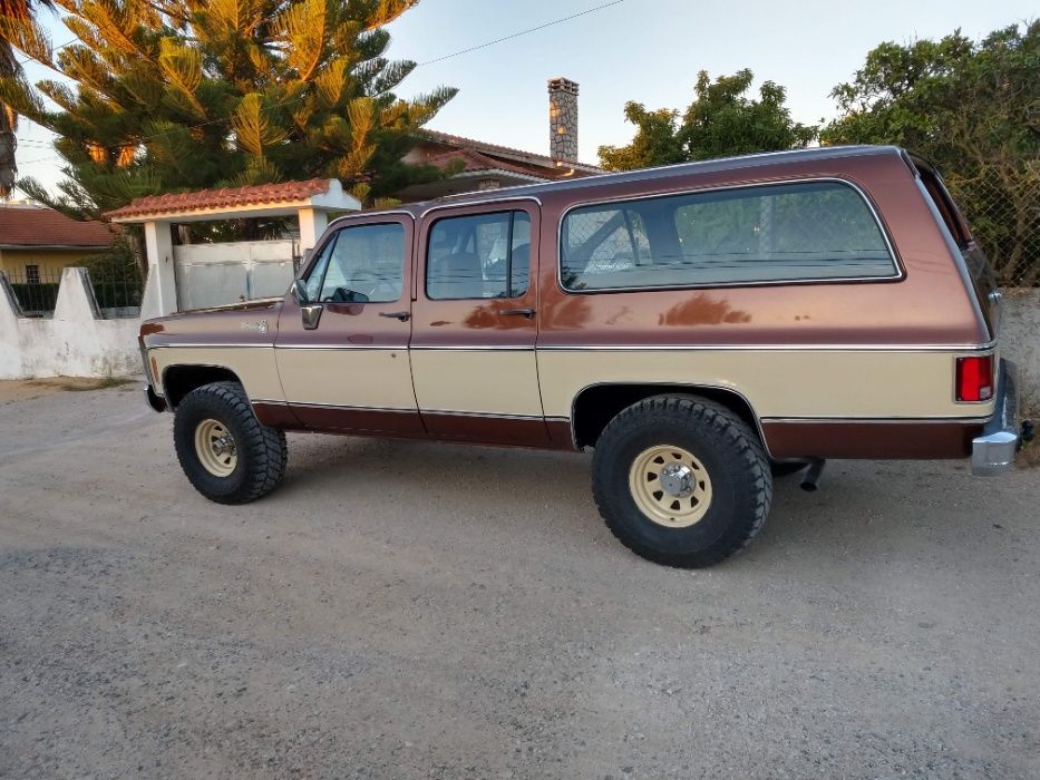 Alugo Chevrolet Suburban Silverado