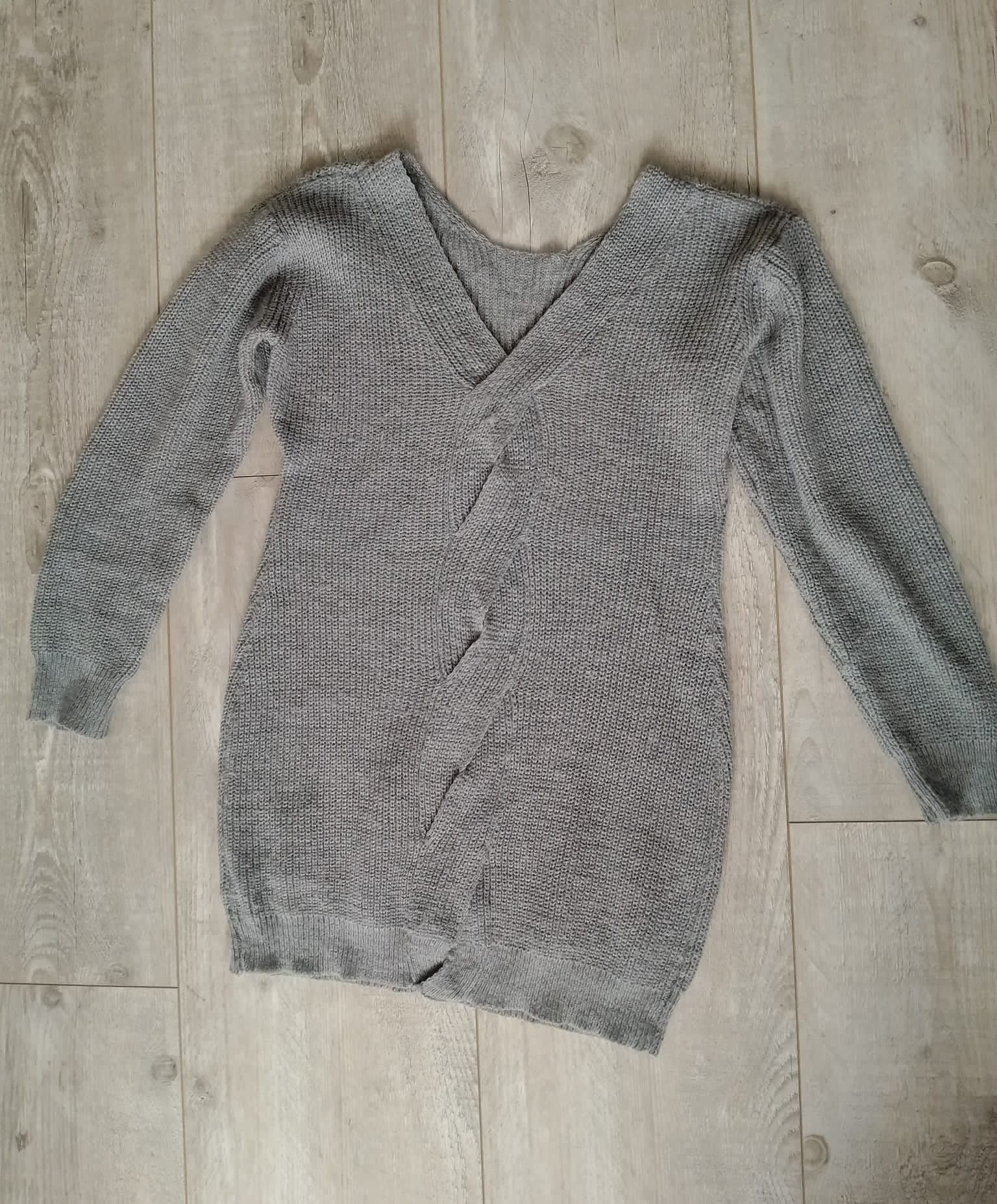 Długi sweter damski 42