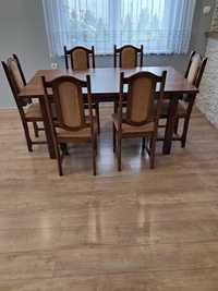 Stół plus 6 krzeseł do kuchni lub jadalni.