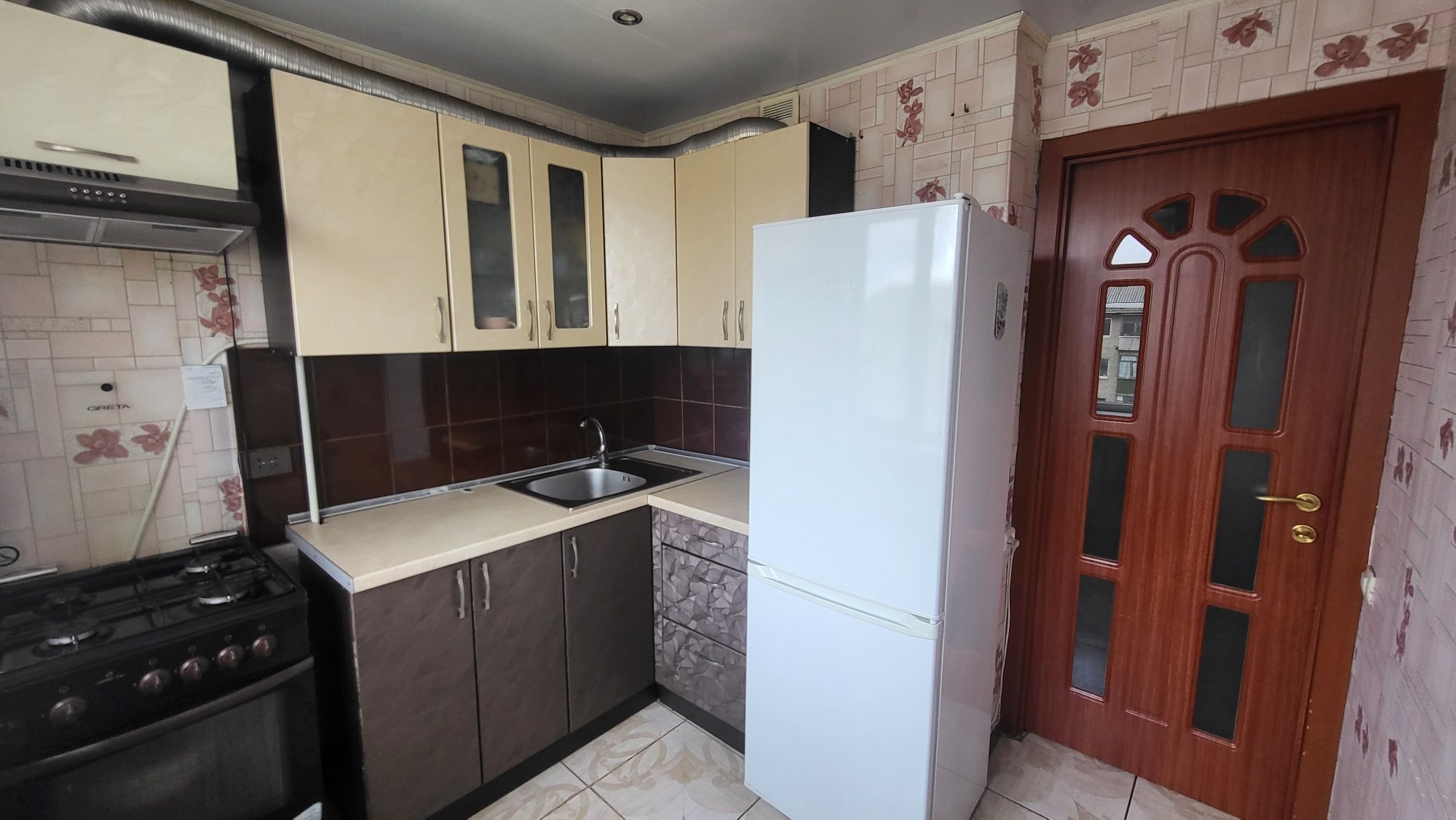 Продам 2-кімнатну квартиру в центі міста