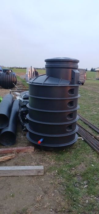 Studnia wodomierzowa DN 1000, studnia głębinowa
