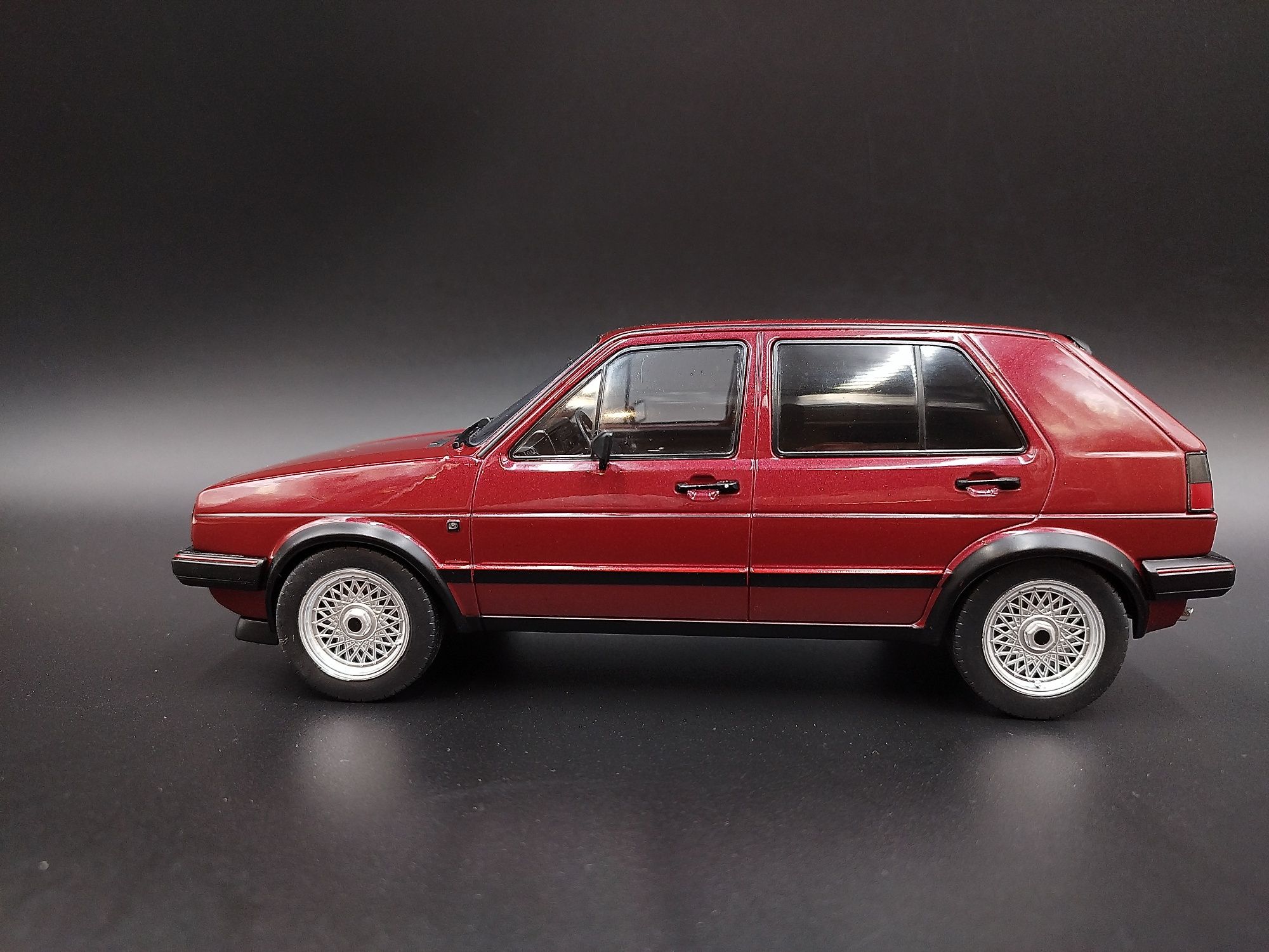 1:18 MCG Volkswagen Golf II GTI RED Model nowy