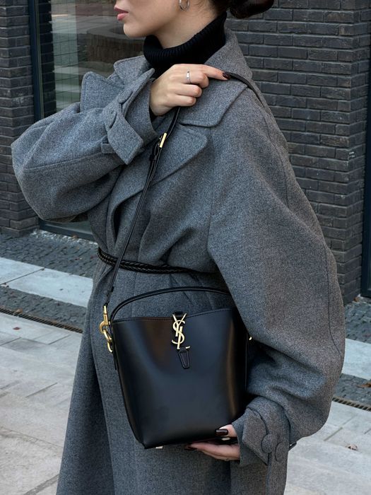 Жіноча Сумка Saint Laurent Medium Le 37 Shiny Leather Bucket Bag Black