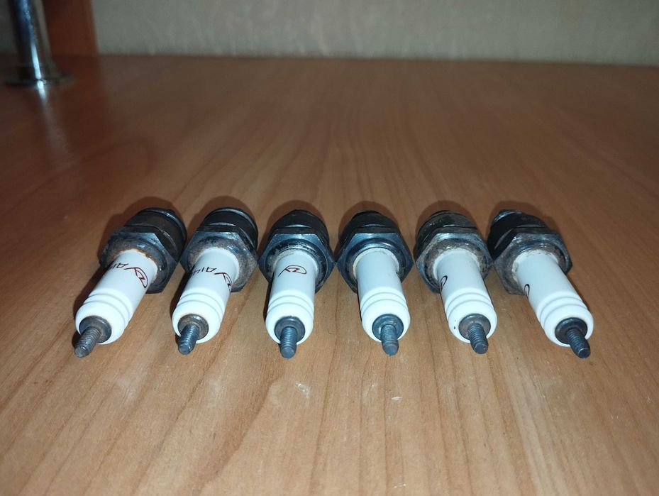 Свічки запалювання нові "А14В"-4 шт.,"А14В-2" - дві шт. 45 грн. за шт.