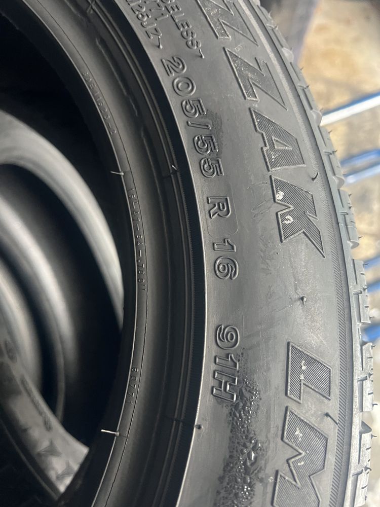 205/55/16 R16 Bridgestone Blizzak LM25 RSC 4шт зима