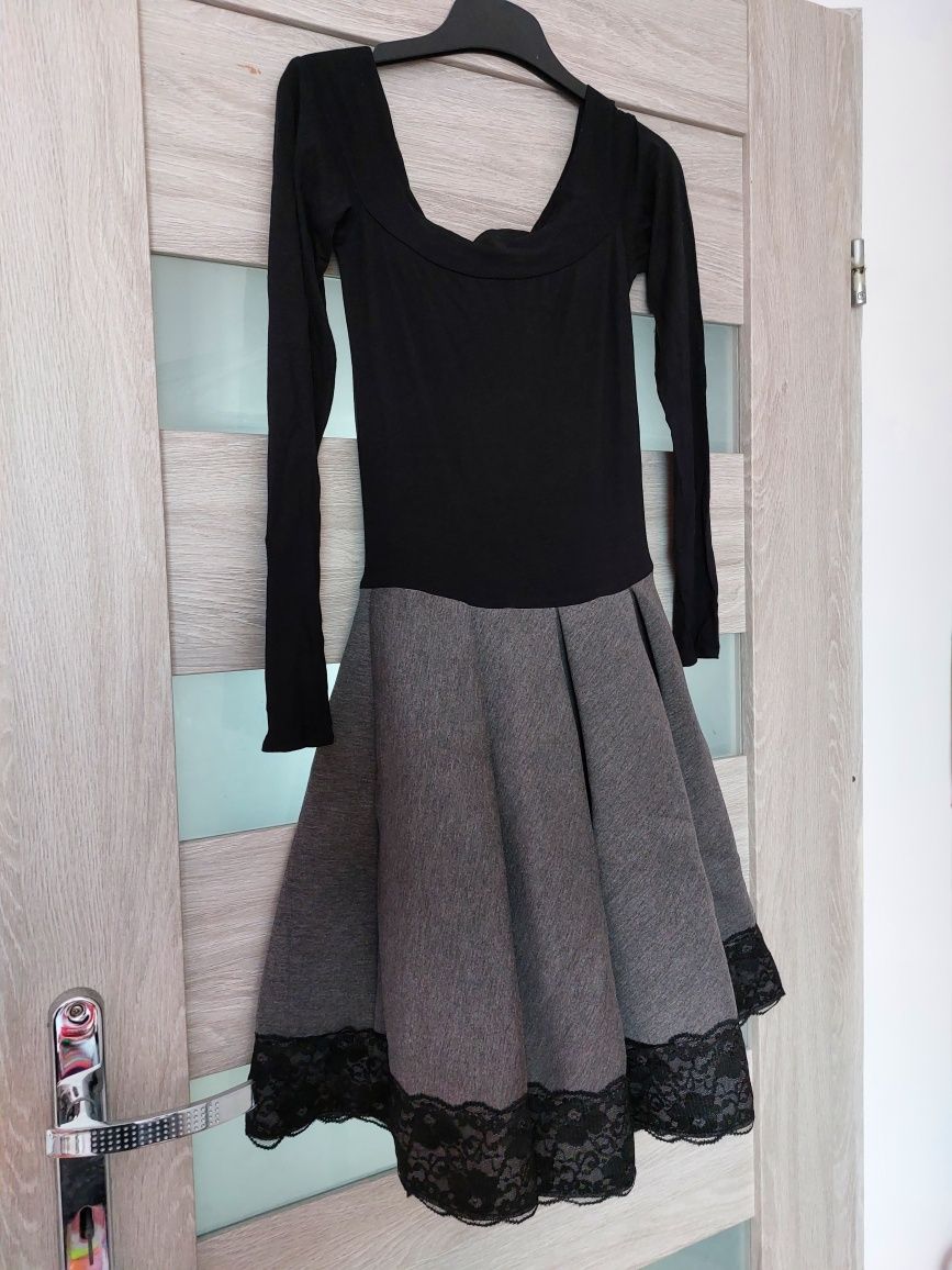 Sukienka Vubu, czarno-szara, rozkloszowana