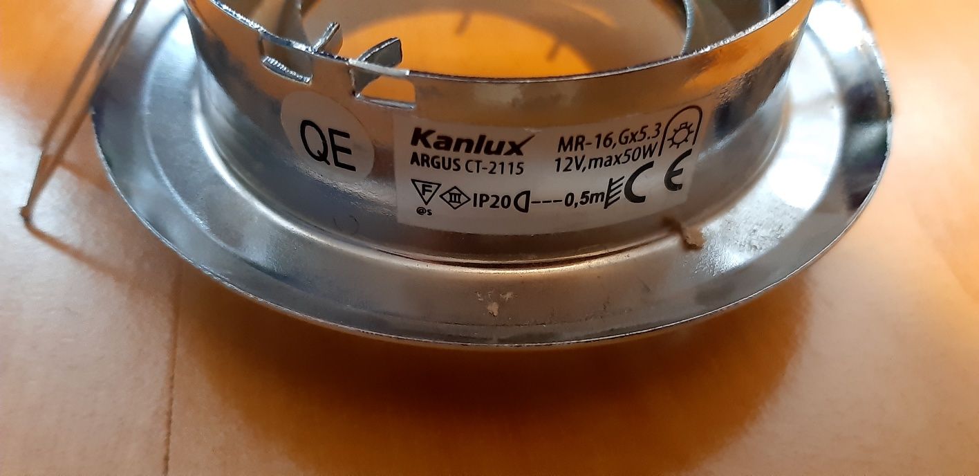 Oprawki halogenowe