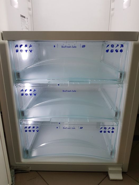 Холодильник однокамерный LIEBHERR IKB 3650 BioFresh LED PoverCooling