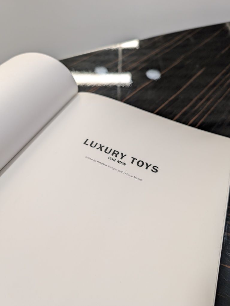 Livro Luxury Toys For Men - como novo