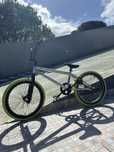 Bmx da dechatlon, pouco usada.