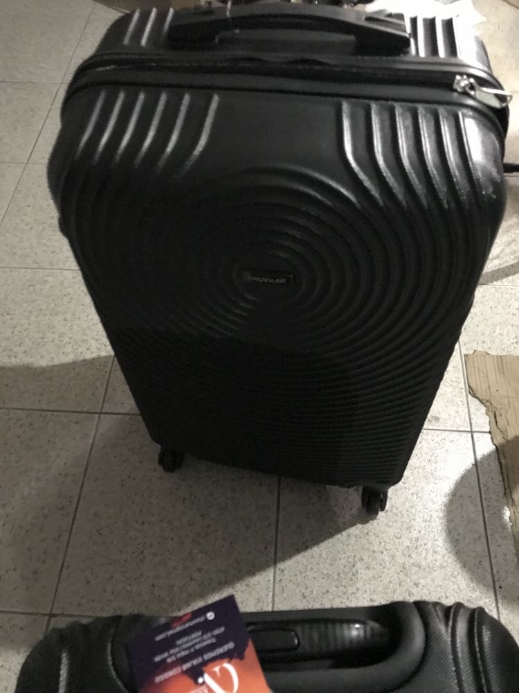 Malas de viagem em fibra, novas sem uso.