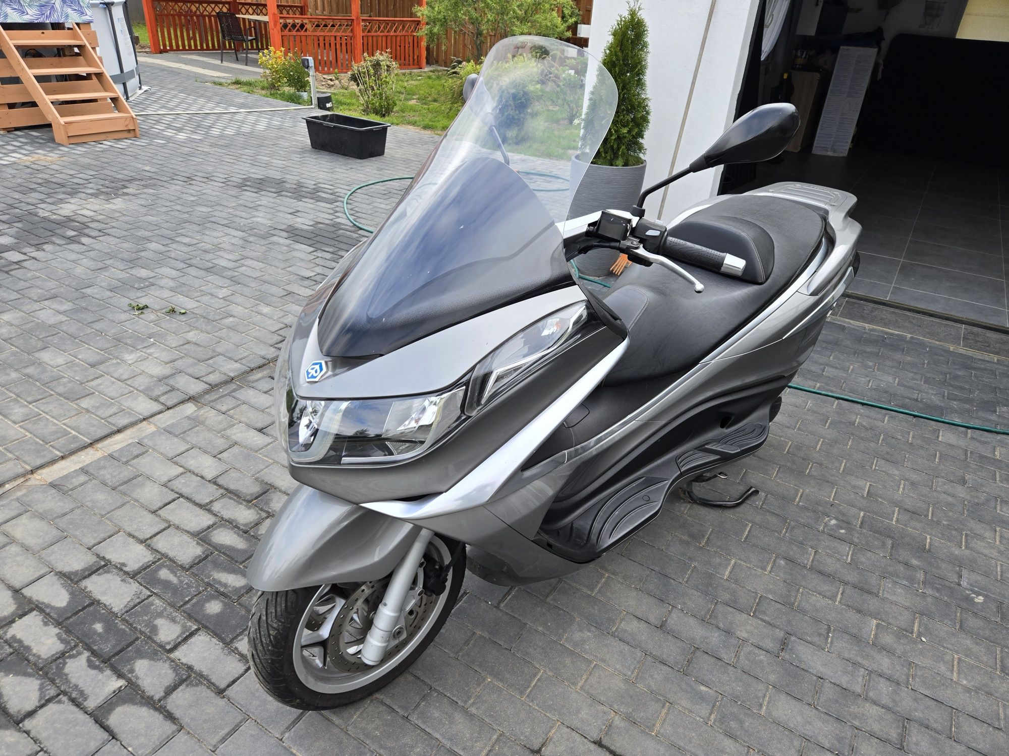 Piaggio x10 125 cm